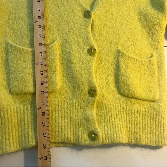 UGG Women's Jaelyn Cardigan Alpaca Wool Blend V-Neck Lime Yellow Sz Small - Picture 9 of 13